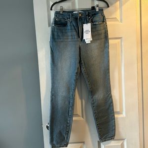Good American/Zara collaboration denim. High-rise skinny jean.